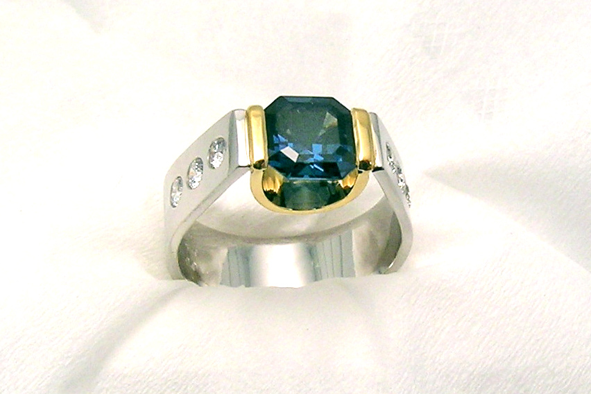 award-winning ring, color-change blue-to-green spinel in 